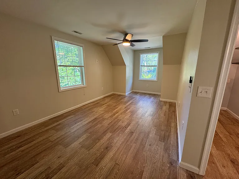2094 Fieldcrest Dr — Photo 28
