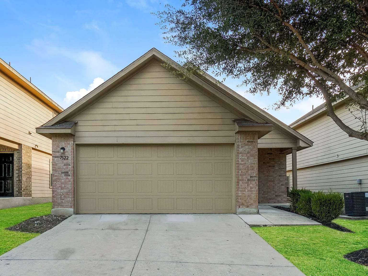 Enclave at Northeast Crossing — Photo 1