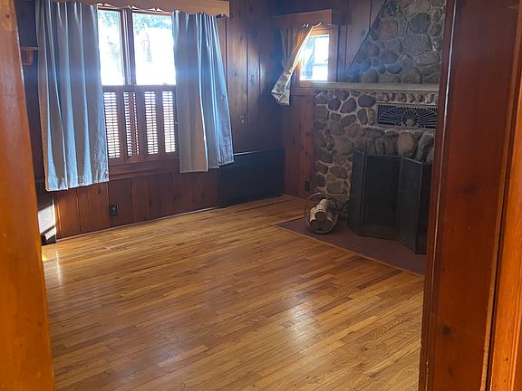3rd image of 871 Charlton Blvd