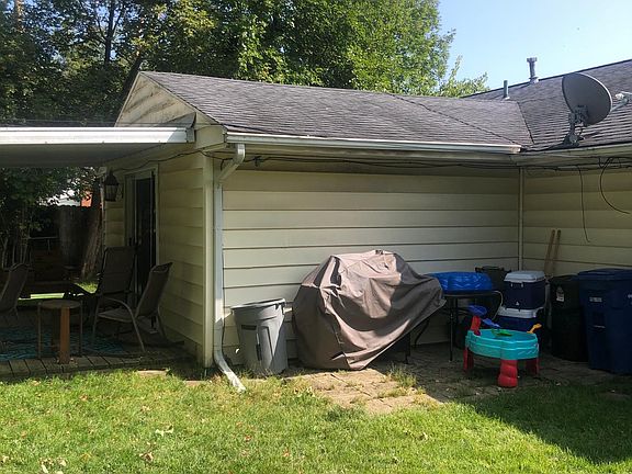 4th image of 584 Knights Ave