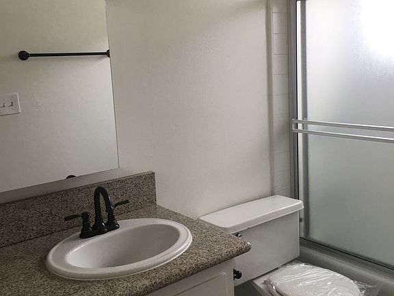 5th image of 124 Loma Vista St APT D