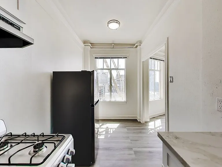 536 Leavenworth Street — Photo 18