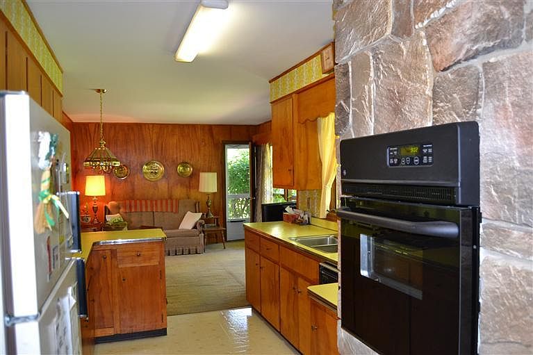 2nd image of 65 Theresa St