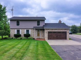 3409 Lahring Rd, Linden, MI 48451