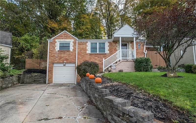 1st image of 728 Rose Ln