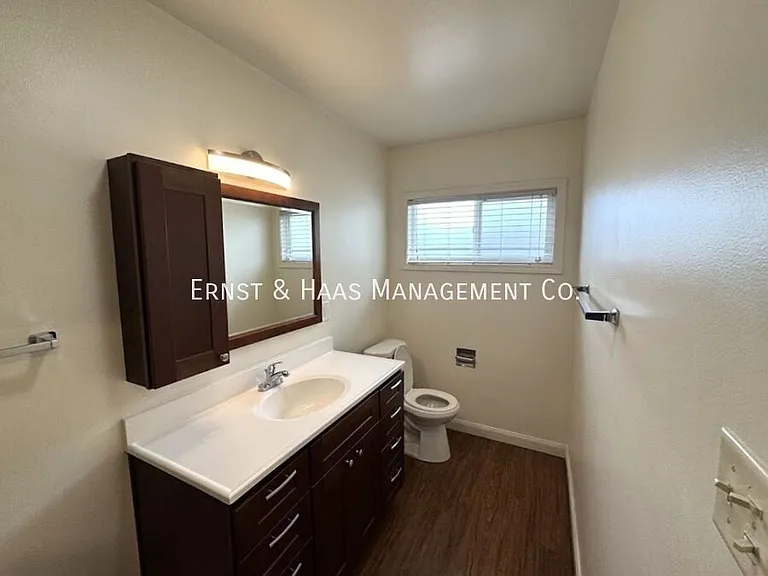 332 Magnolia Ave #K — Photo 7