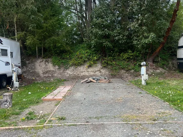 40 Sieberts Creek Rd, Port Angeles, WA 98362