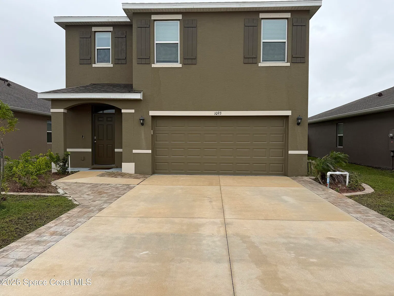 5 bed, 3.0 bath, 2466 sqft, $2,950 — Photo 1