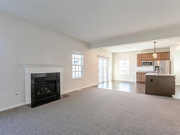 5th image of 1795 Halesworth Ln