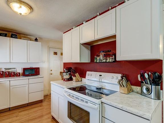 5th image of 728 E McKinley Ave