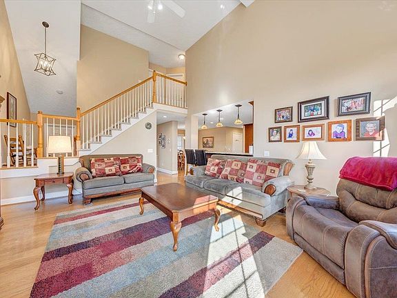 5th image of 409 Wildflower Ln