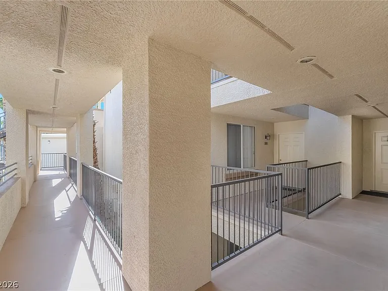 7103 S Durango Dr #207 — Photo 4