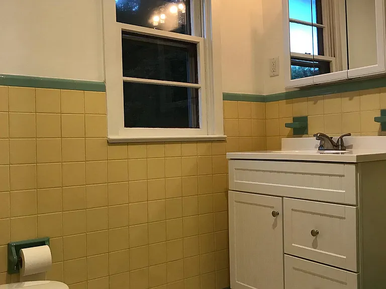 173 W Bristol Rd — Photo 10