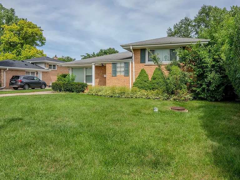 9733 Karlov Ave — Photo 37