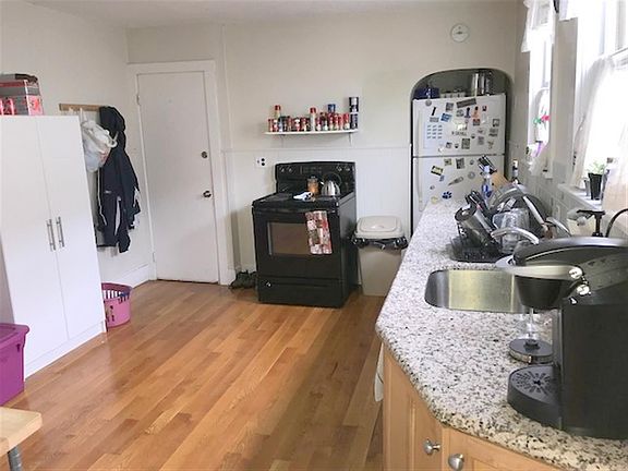 3rd image of 61 Medford St #1R