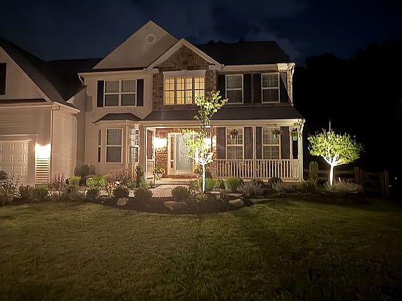 3rd image of 1011 Creekview Dr