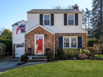 212 Fernwood Terrace, Garden City, NY, 11530