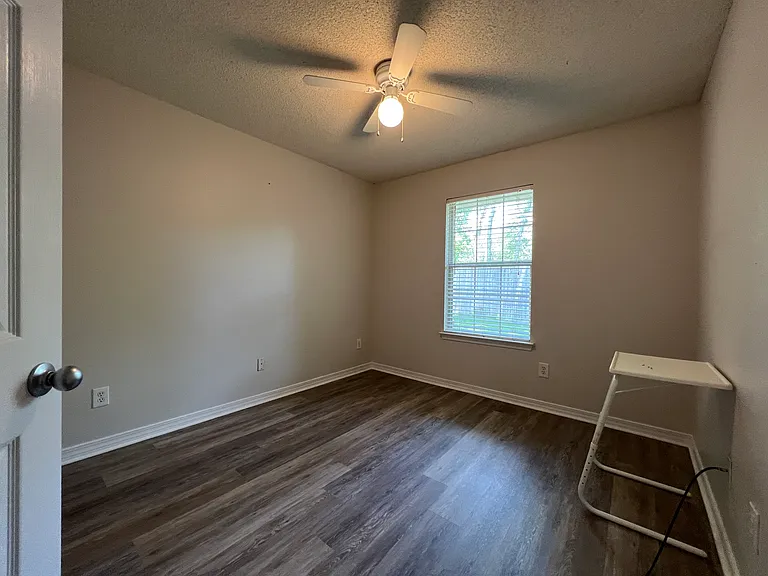 154 Cypress Ln — Photo 8