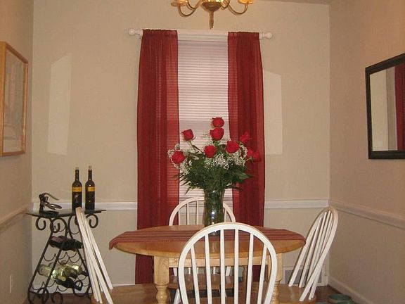 5th image of 903 Greenway Ln