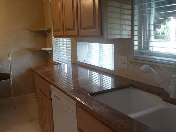 Kitchen right view from entryway
