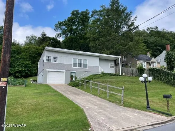 207 Melody Ln, Lock Haven, PA 17745