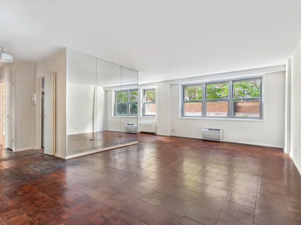 433 East 56th Street 1B image 3 of 9