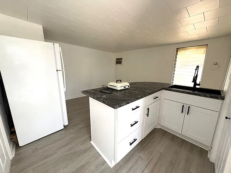 1002 50th Avenue Dr W — Photo 2
