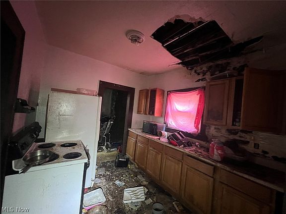 4th image of 1043 Fairbanks Pl