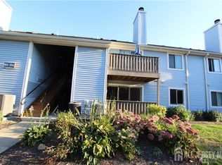 805 Aspen Dr, Plainsboro, NJ 08536