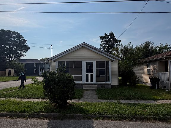 2nd image of 401 Oak St