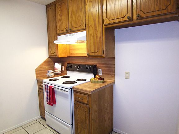 3rd image of 16079 Shoshone Dr