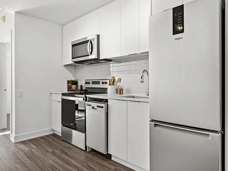1354 Carling Ave — Photo 33