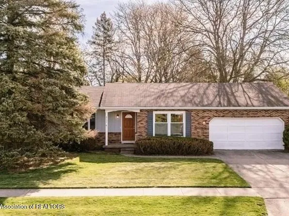 6132 Horizon Dr, East Lansing, MI 48823