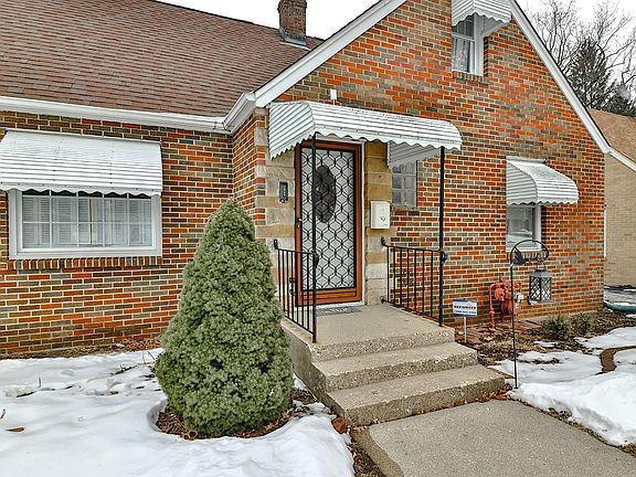 2nd image of 319 N Oak Knolls Ave