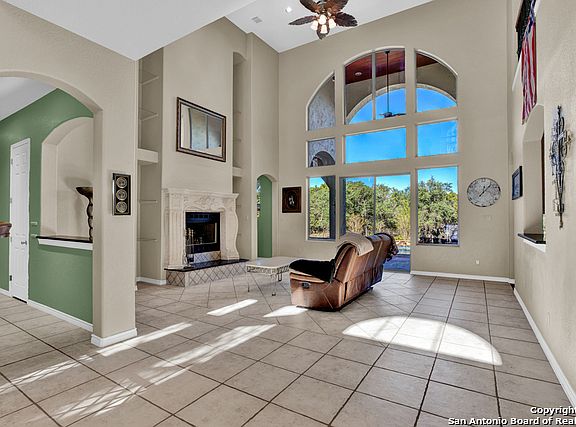 5th image of 232 River Chase Dr
