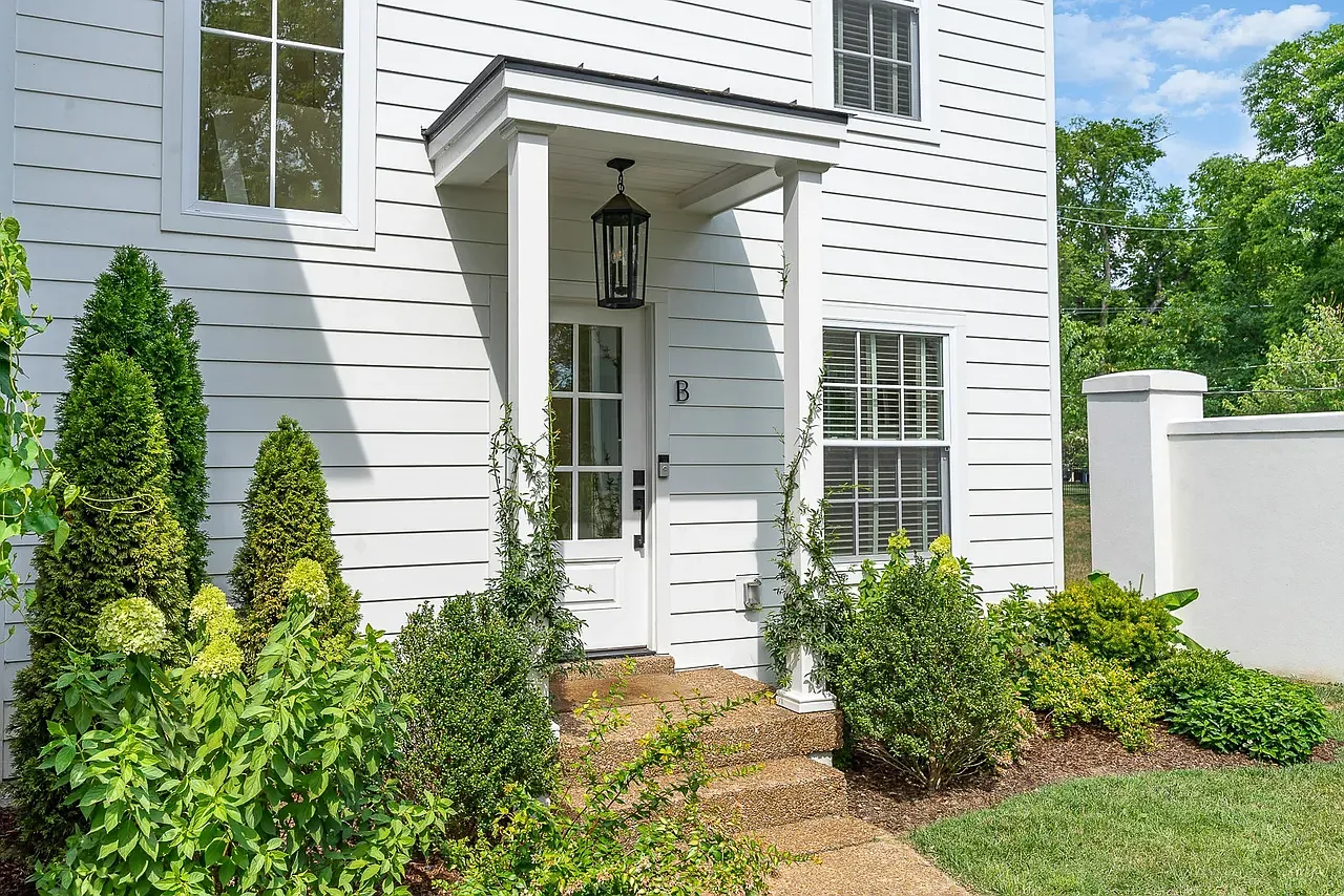 2 bed, 2.5 bath, 1320 sqft, $5,500 — Photo 1