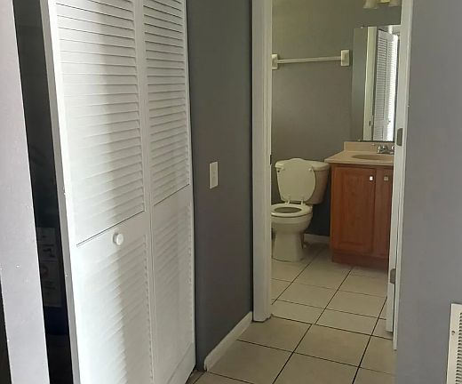 4th image of 23385 Farnam St #6