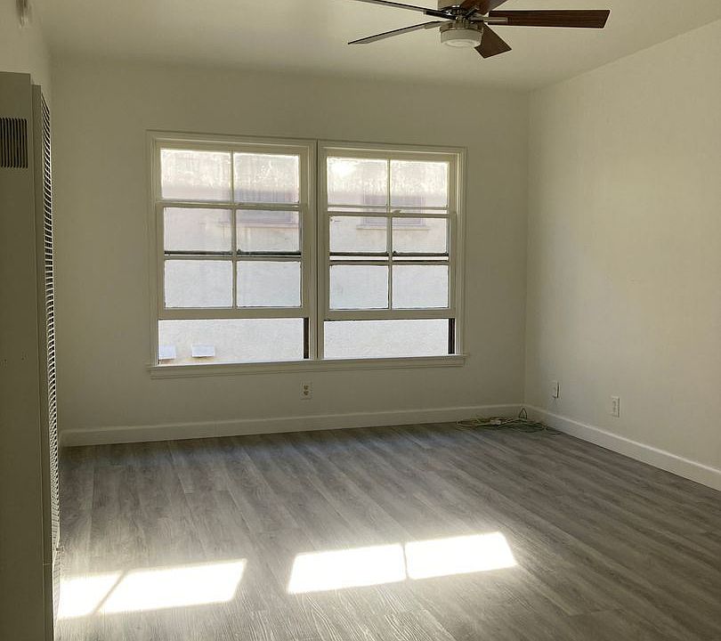 1st image of 236 S Sycamore Ave #16