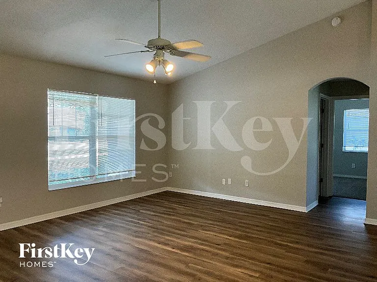 709 La Costa St — Photo 3