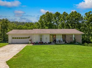 995 War Creek Rd, Thorn Hill, TN 37881