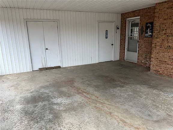 5th image of 198 Green Knolls Dr