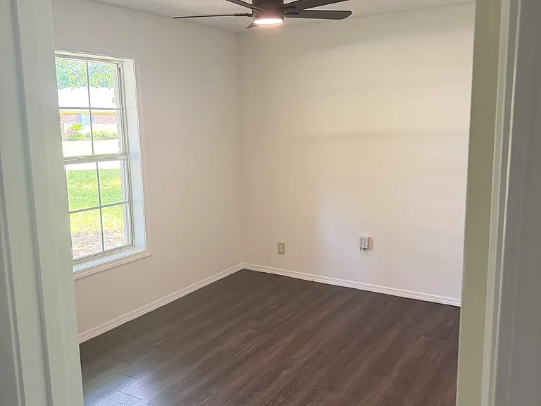 114 Ashlawn Ln — Photo 8