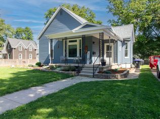 811 W Jackson St, Bloomington, IL 61701