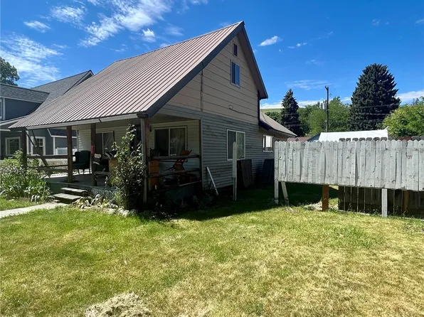 107 E Richmond Avenue, Dayton, WA 99328