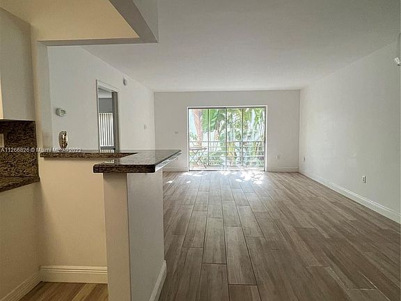 3rd image of 2640 NE 135th St APT 218