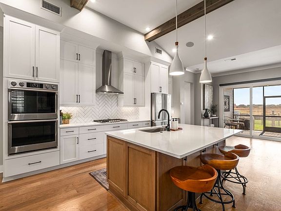 4th image of 5723 Willoughby Way
