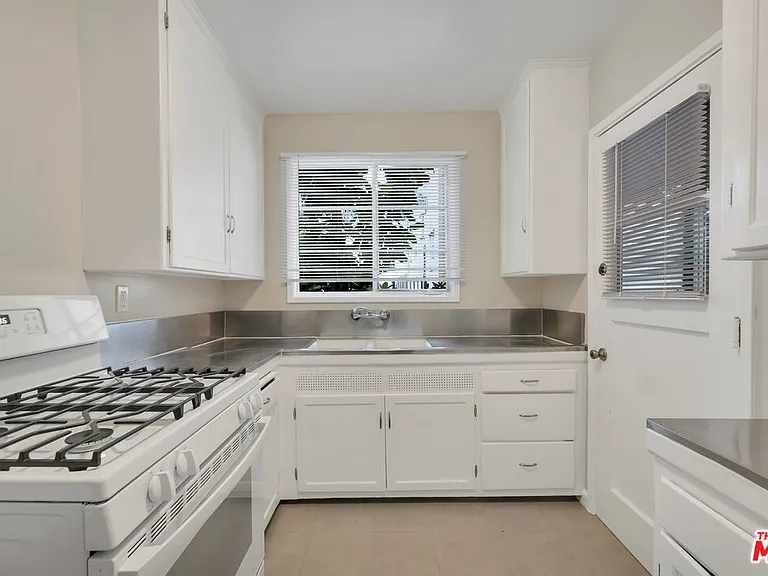 4086 Abourne Rd #A — Photo 29