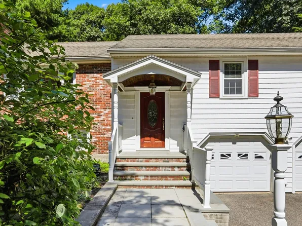 110 Thornberry Rd, Winchester, MA 01890