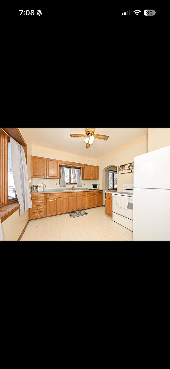 Building Photo - 822 N 43rd Ave W
