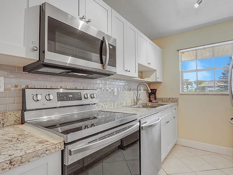 404 Sandpiper Dr #D — Photo 13